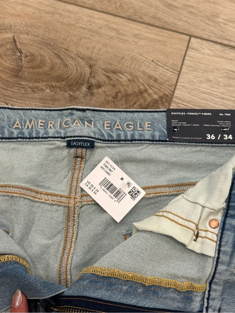 American Eagle Outfitters Men’s Light Blue Straight Leg Jeans Baggy Fit